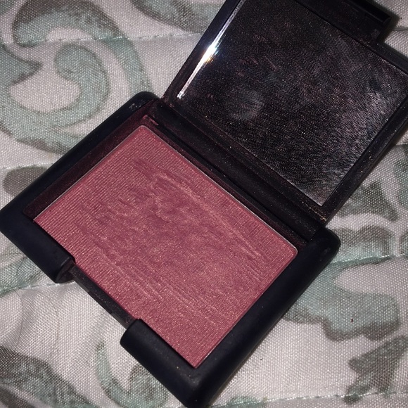 NARS Blush- deluxe sample size shade Goulue - Picture 2 of 2